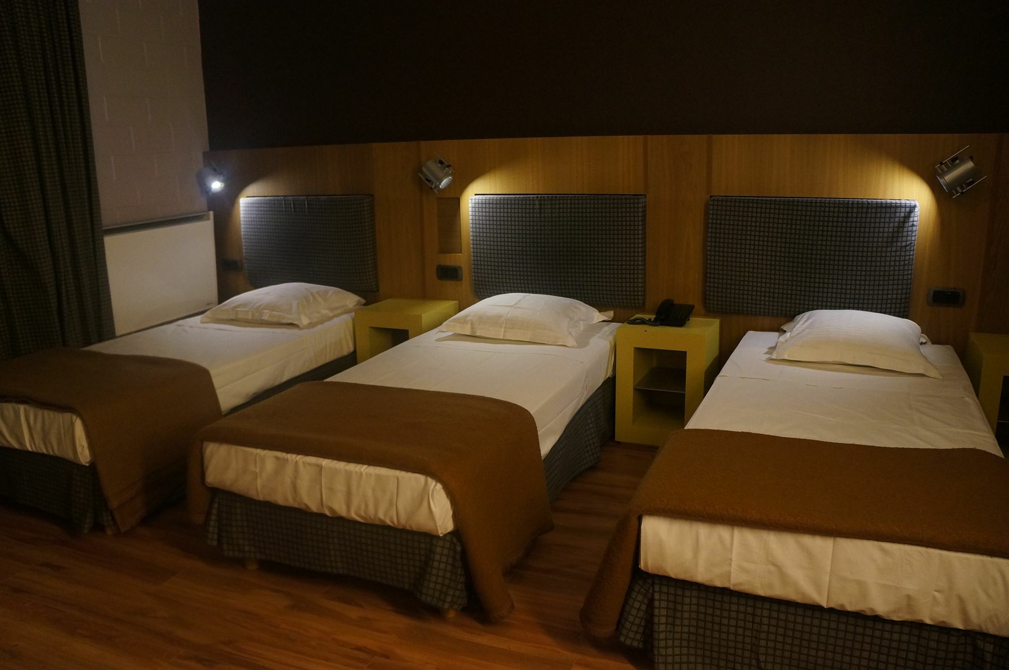 Sky Apart Hotel - Hotel Eurocap Jette Bagian luar foto